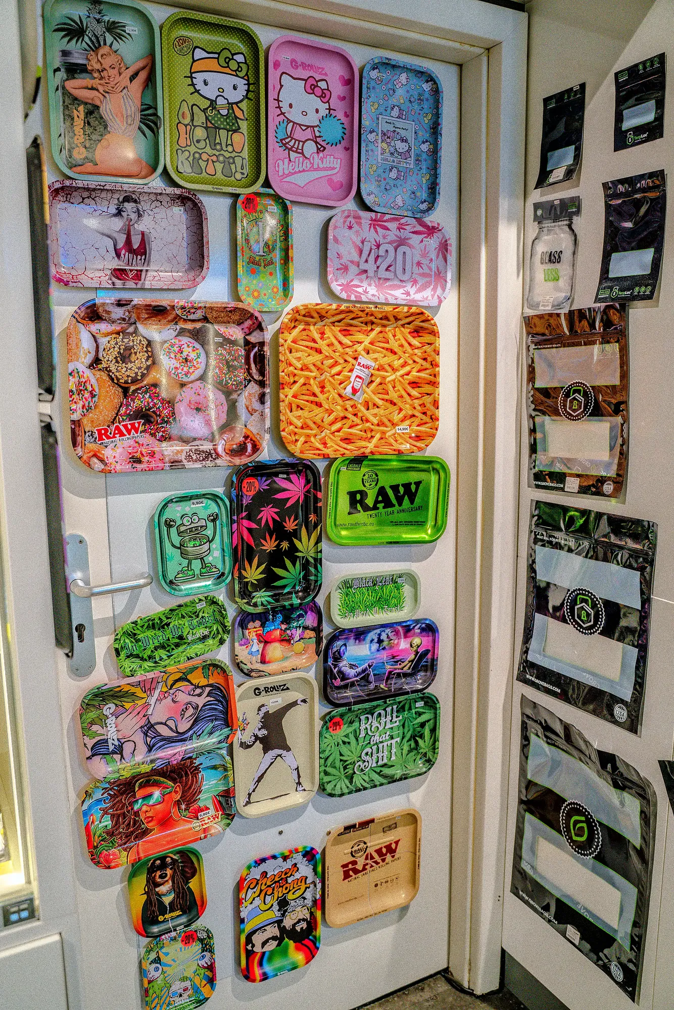 ROLLING-TRAY-WAND — The Jungle Headshop Köln